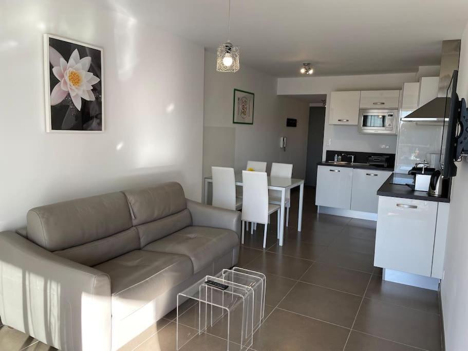 17 - Appartement Neuf, Parking Terrasse Et Jolie Vue Bandol Kültér fotó