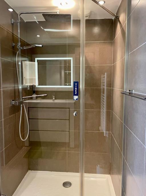 17 - Appartement Neuf, Parking Terrasse Et Jolie Vue Bandol Kültér fotó