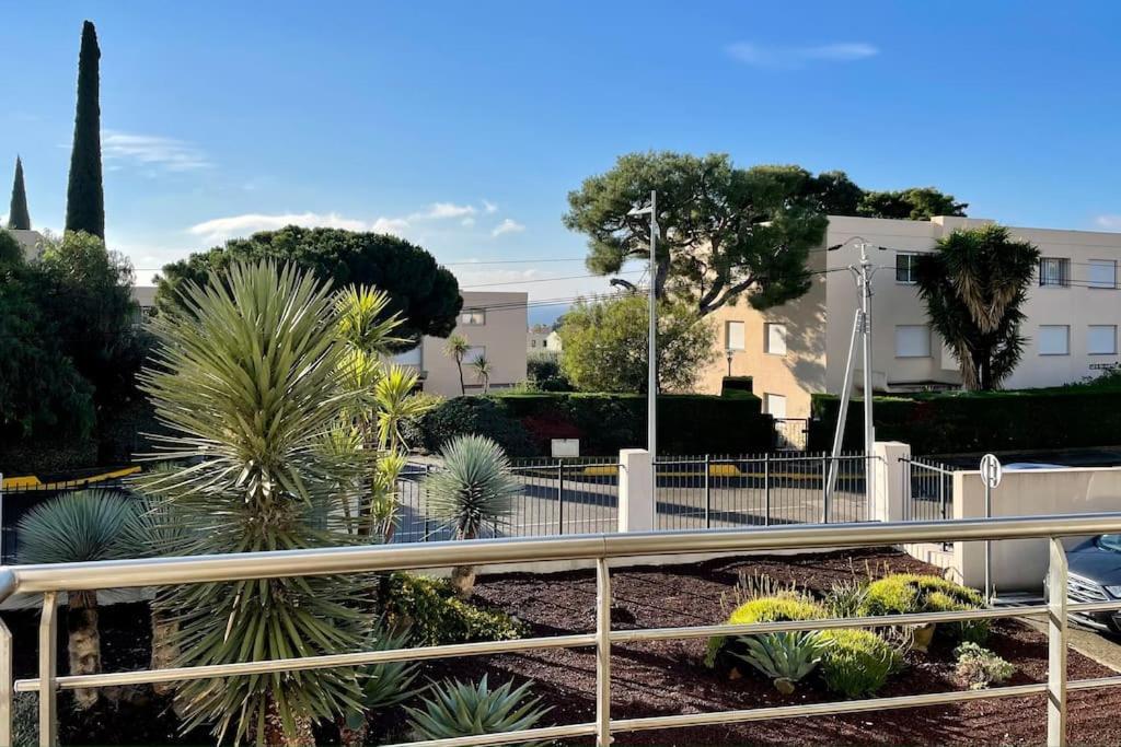17 - Appartement Neuf, Parking Terrasse Et Jolie Vue Bandol Kültér fotó