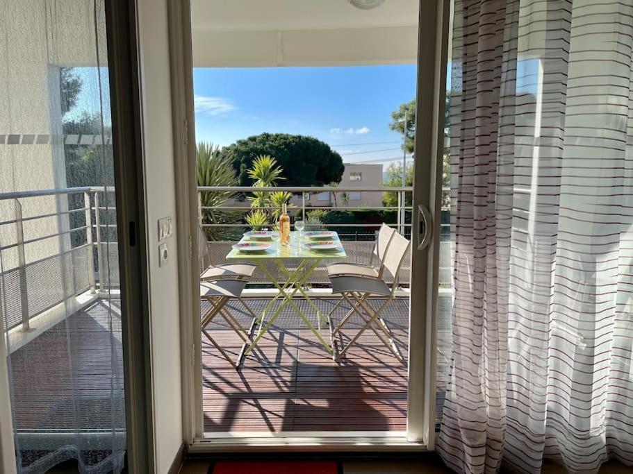 17 - Appartement Neuf, Parking Terrasse Et Jolie Vue Bandol Kültér fotó