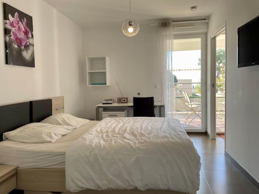 17 - Appartement Neuf, Parking Terrasse Et Jolie Vue Bandol Kültér fotó