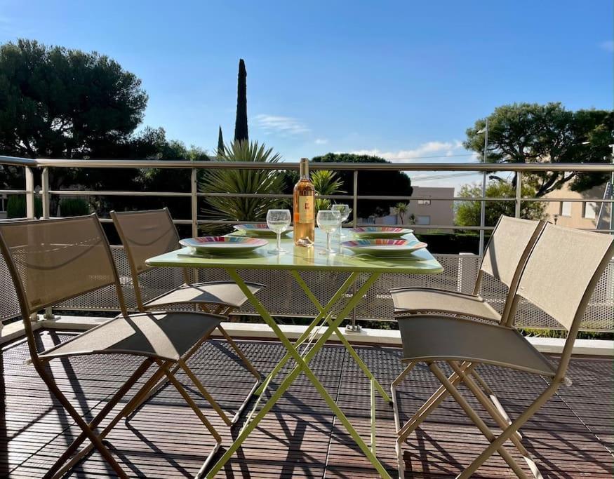 17 - Appartement Neuf, Parking Terrasse Et Jolie Vue Bandol Kültér fotó