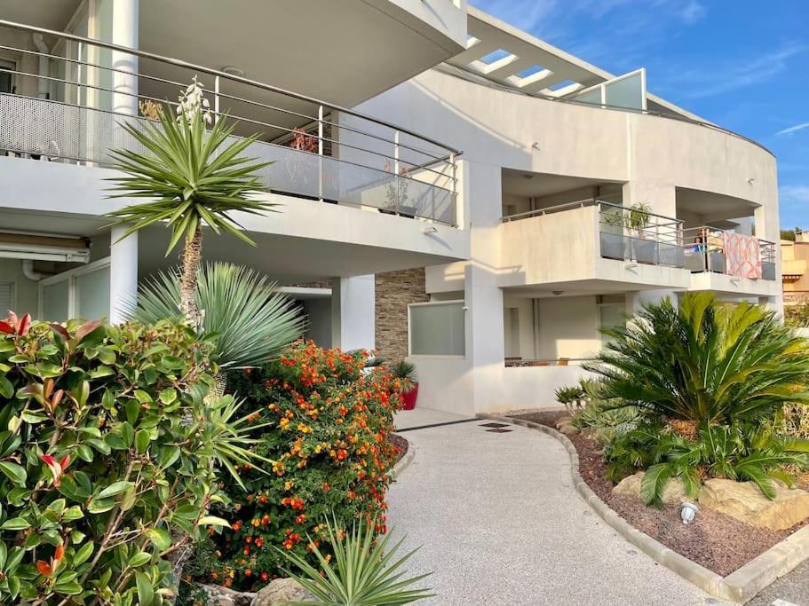 17 - Appartement Neuf, Parking Terrasse Et Jolie Vue Bandol Kültér fotó